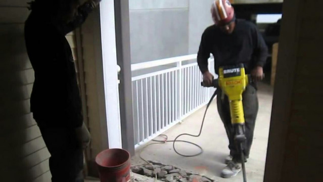 Executam demolari, taiere beton, decupaj beton, carotare gaura hota